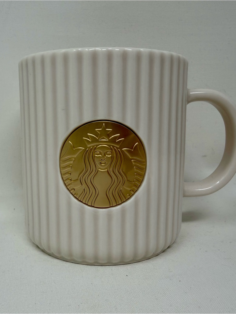 NEW STARBUCKS HOLIDAY PLEATED CERAMIC MUG - Picture 6 of 11